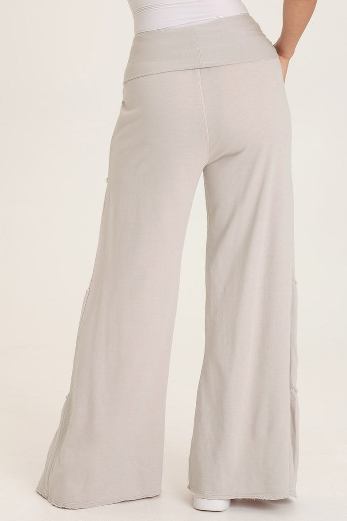 Wearables Carola Side-Tiered Wide-Leg Fleece Pant