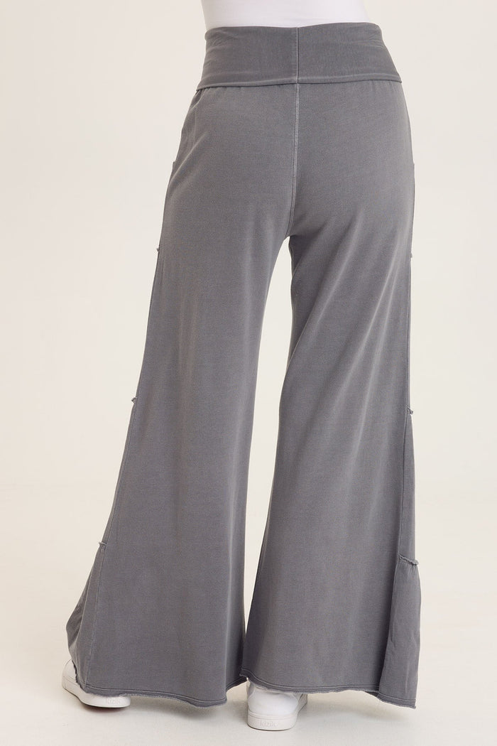 Wearables Carola Side-Tiered Wide-Leg Fleece Pant