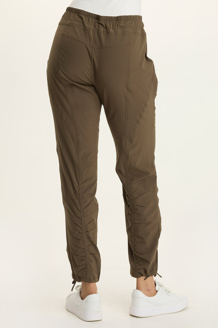 Wearables Jules Active Ruched Drawstring Stretch Pant