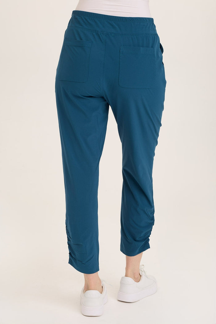 Wearables Lyan Active Whisper Stretch Ruched Crop Legging