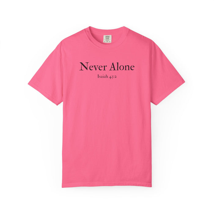 Never Alone Isaiah 43:2 Men's Breast Cancer Awareness T-shirt
