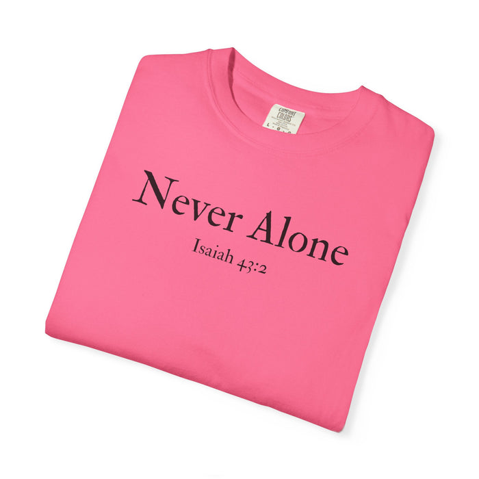 Never Alone Isaiah 43:2 Men's Breast Cancer Awareness T-shirt