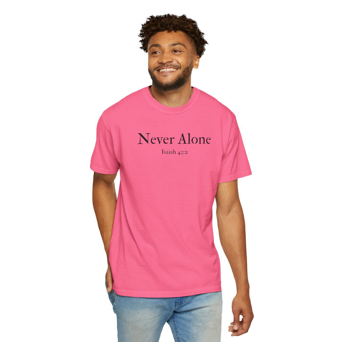 Never Alone Isaiah 43:2 Men's Breast Cancer Awareness T-shirt