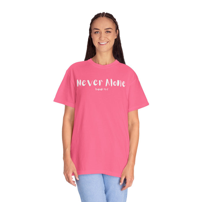 Never Alone Isaiah 43:2 Women's Breast Cancer Awareness T-shirt