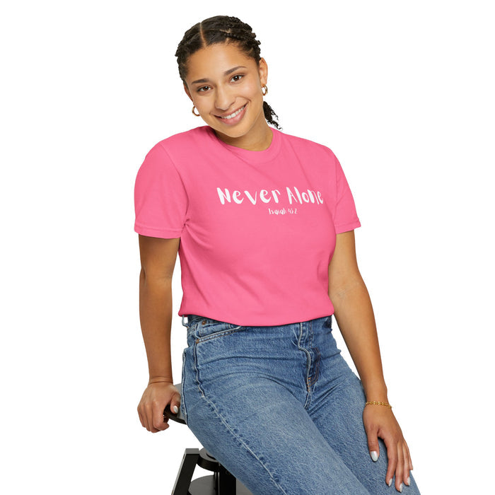 Never Alone Isaiah 43:2 Women's Breast Cancer Awareness T-shirt