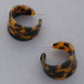 TORTOISE PATTERN OPEN HOOP EARRING